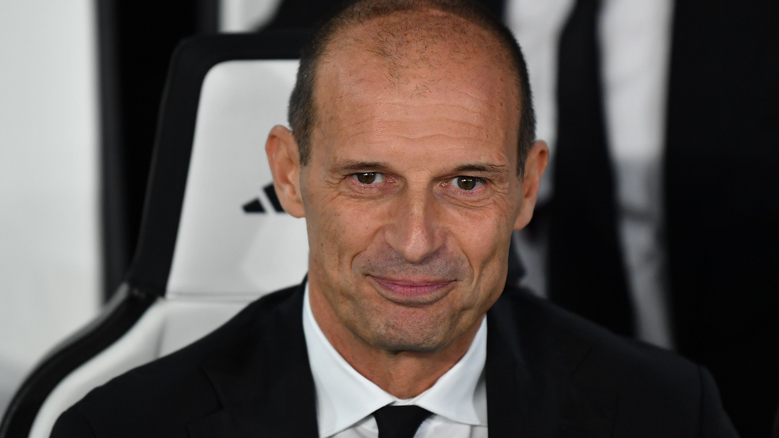 Max Allegri tenangkan pembicaraan gelar AC Milan saat pelatih tetapkan target poin dan kebobolan maksimal dengan Liga Champions sebagai prioritas utama