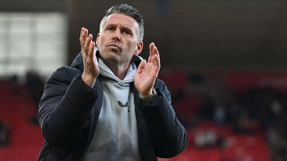 Wolves menunjuk mantan bek Edwards sebagai manajer